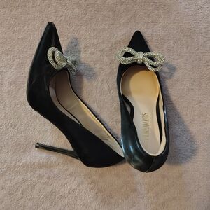 Dream Pairs Black Heels with Silver Bow